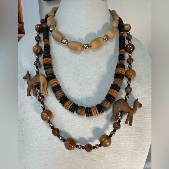 Three neutral safari vibe natural elements necklaces - Picture 2 of 10